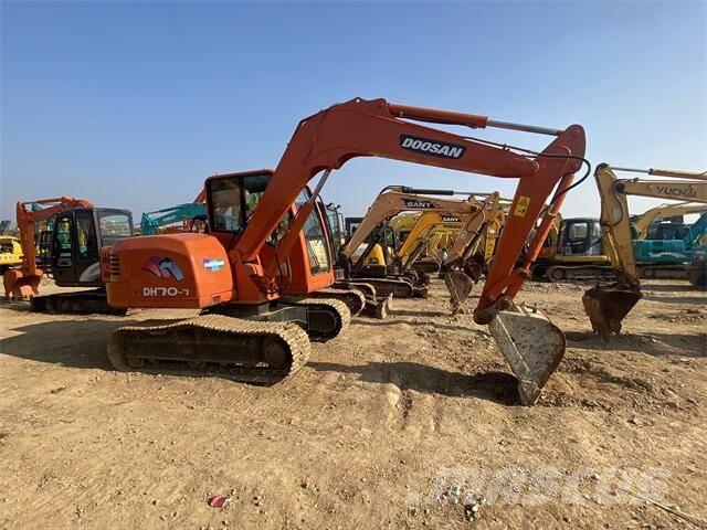 Doosan DH70-7 大型油圧ショベル12t以上（パワーショベル・ユンボ）