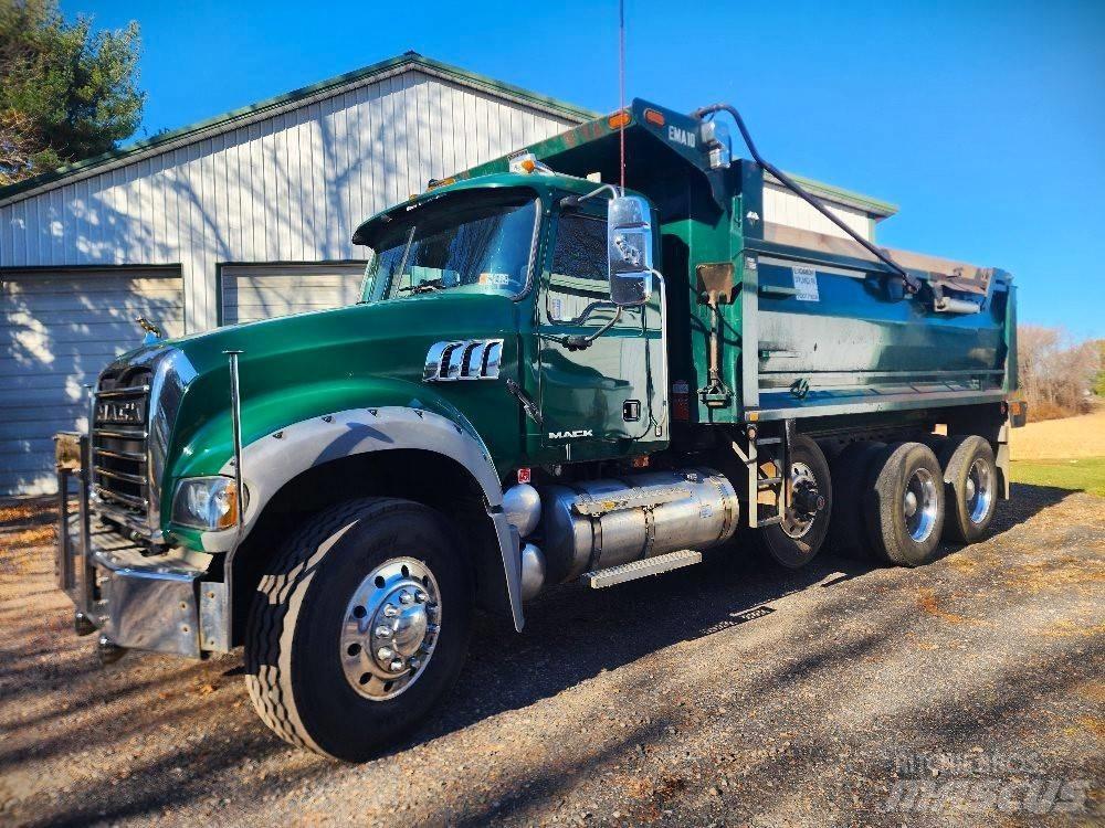 Mack CTP 713 B ダンプ