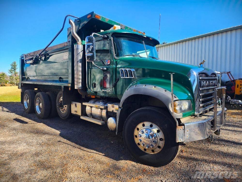 Mack CTP 713 B ダンプ