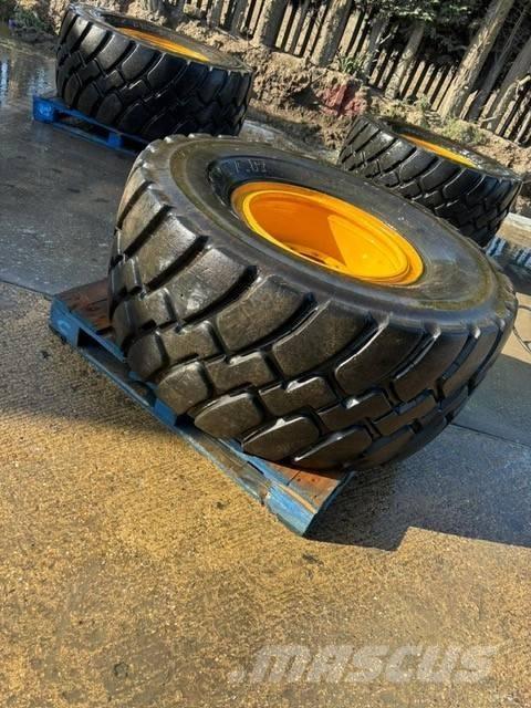 Goodyear Industrial タイヤ、ホイル、リム