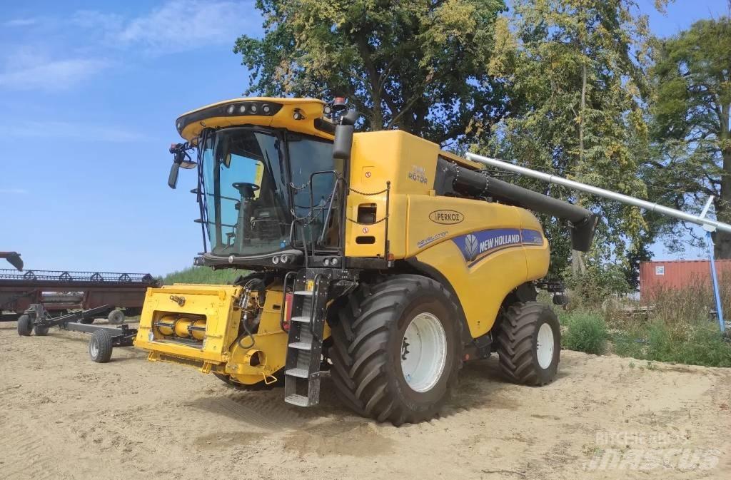 New Holland CR 8.90 コンバイン