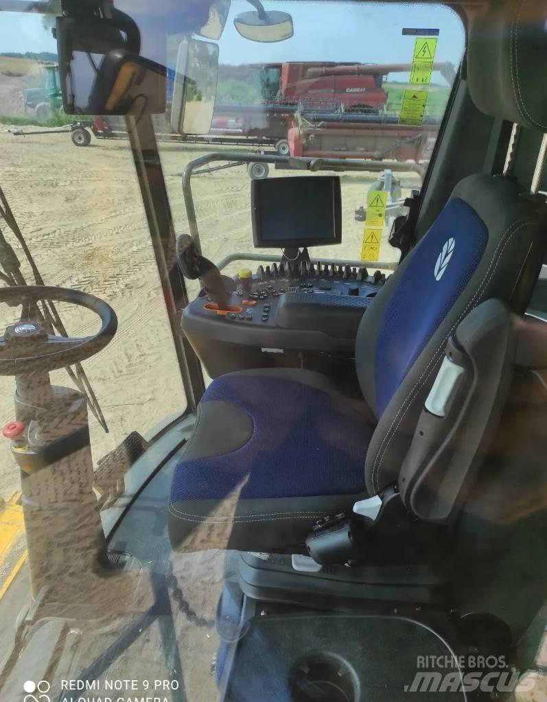 New Holland CR 8.90 コンバイン
