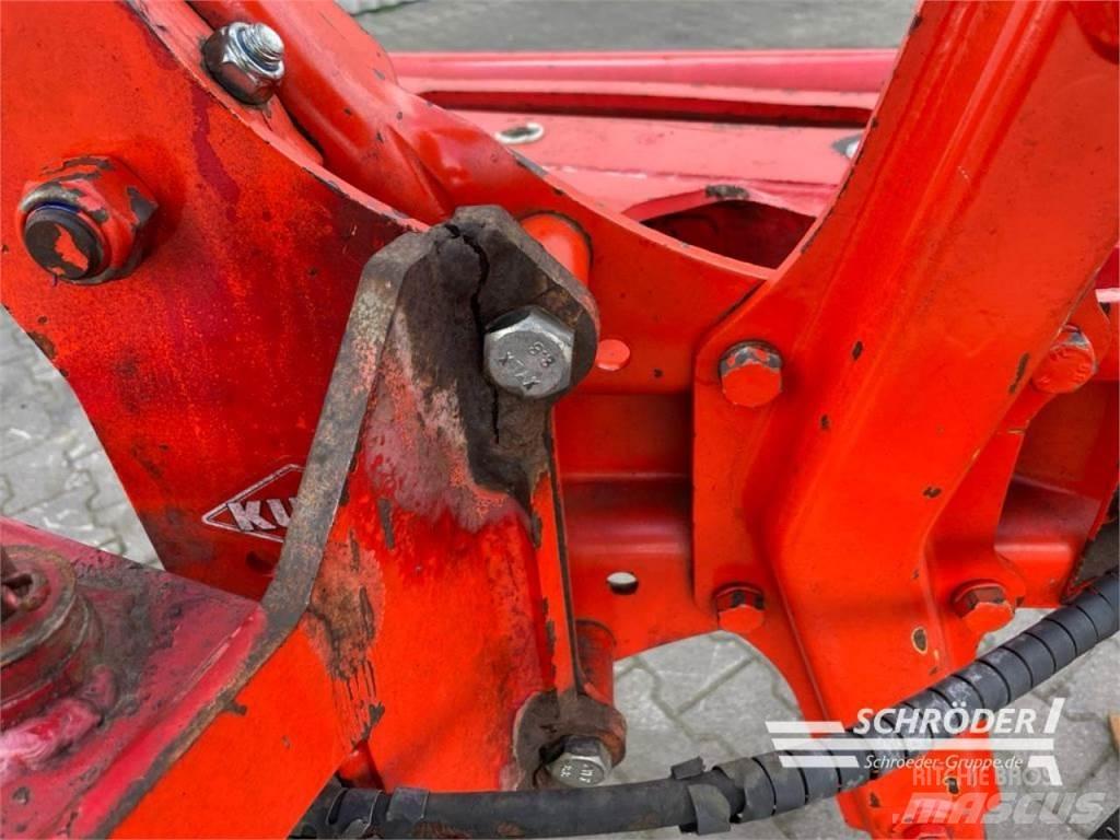 Kuhn MULTI 12 リバーシブルプラウ