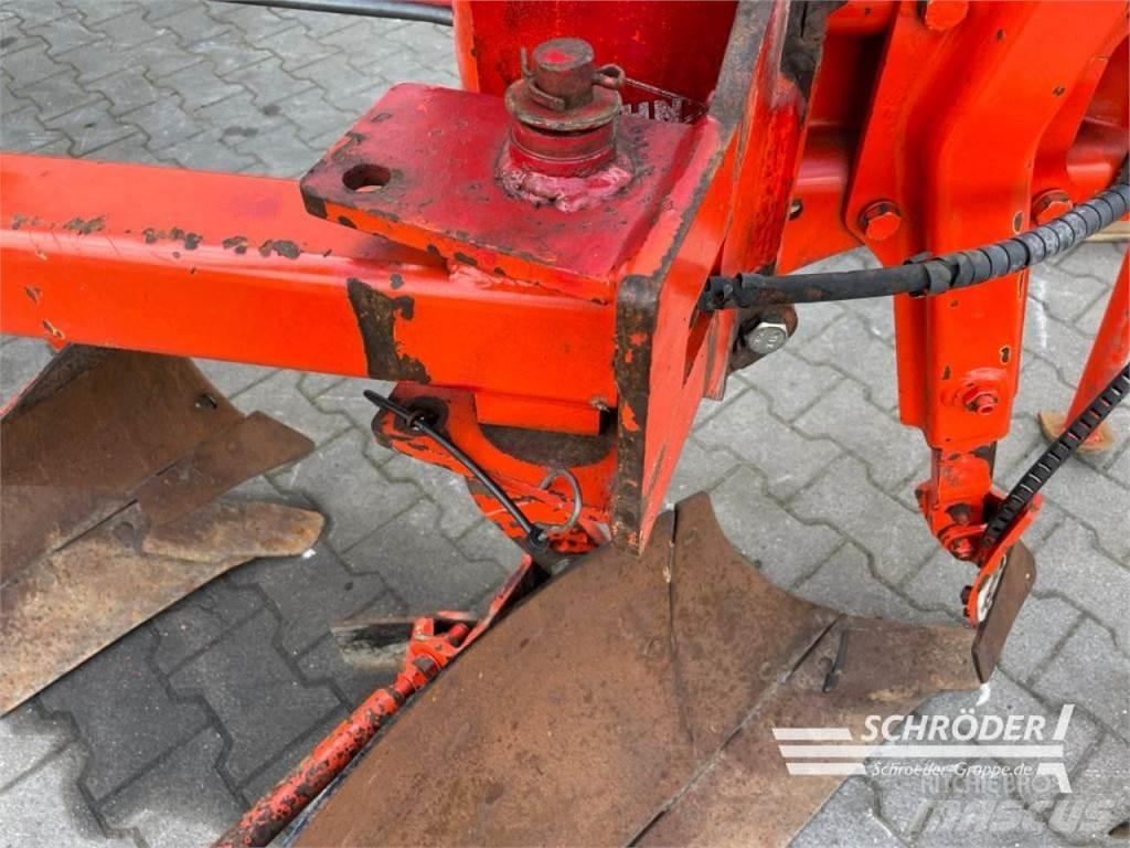 Kuhn MULTI 12 リバーシブルプラウ