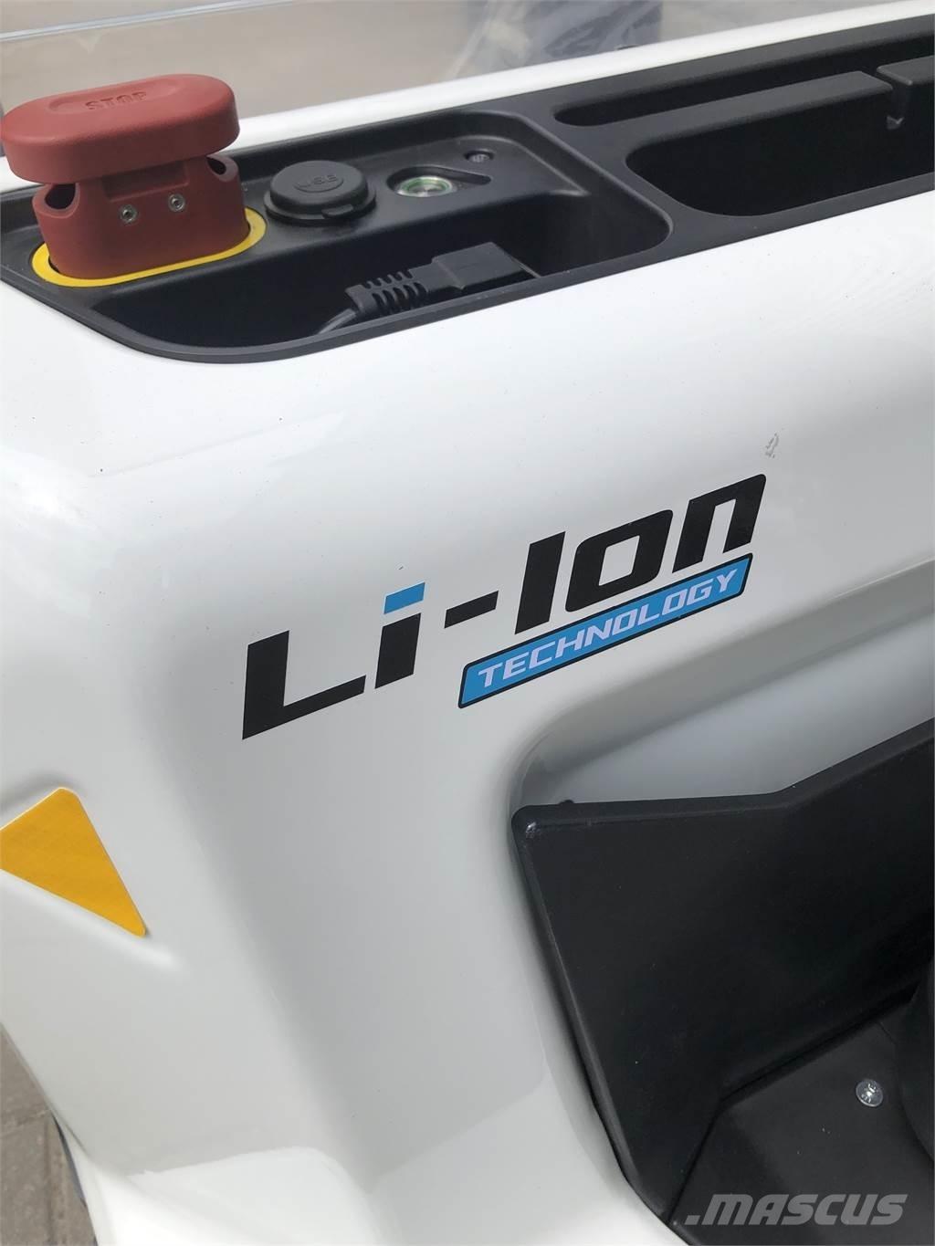 Bobcat LSM12N 自走式スタッカー