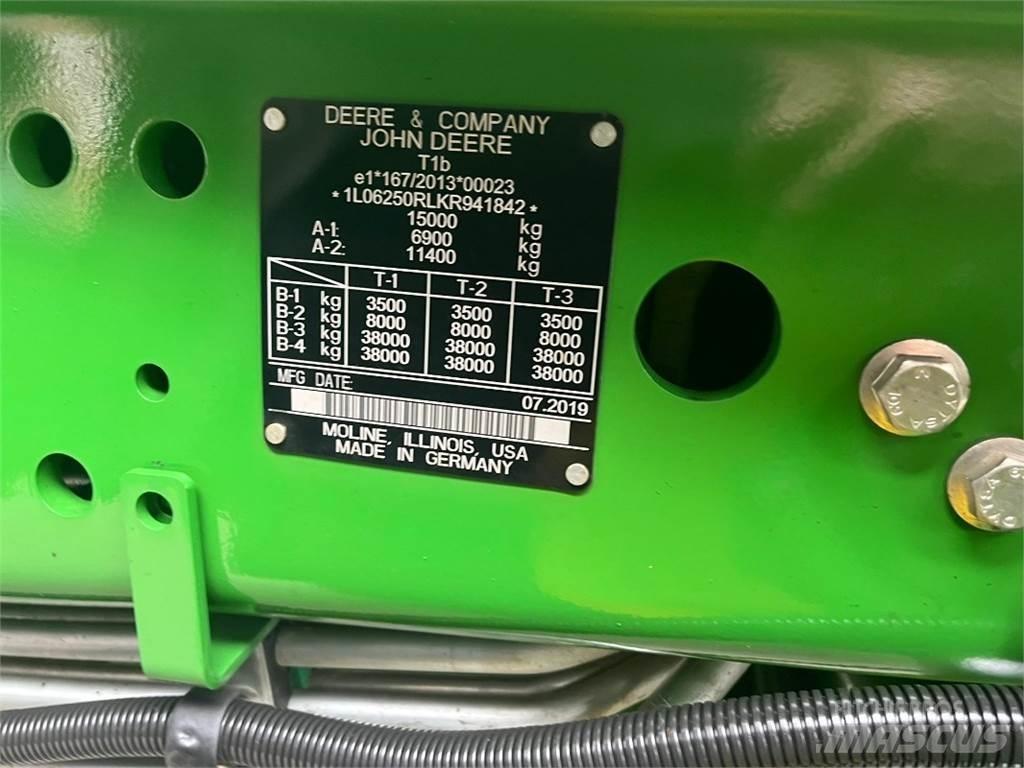 John Deere 6250R トラクター