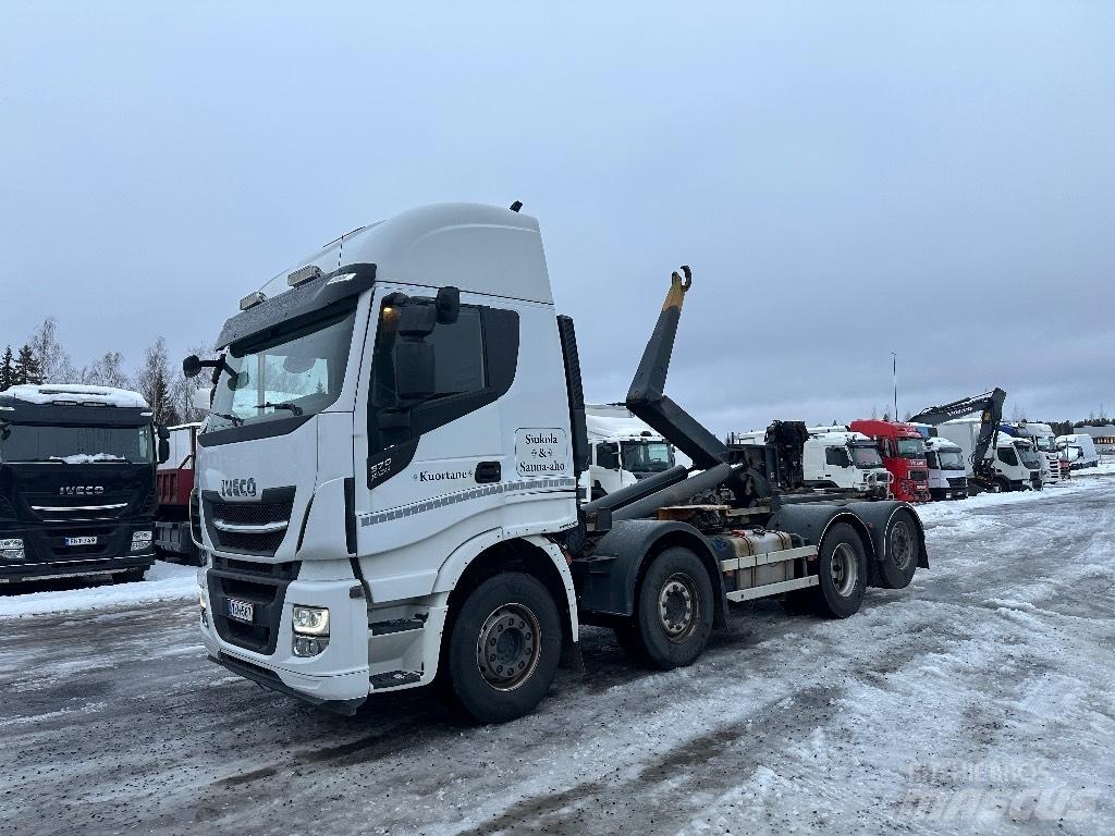 Iveco X-Way 560 8x2 アームロール