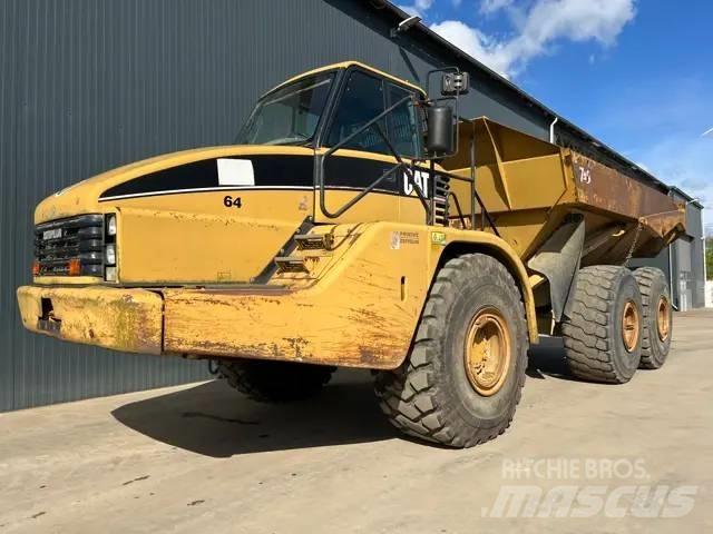 CAT 740 アーティキュレート式ダンプトラック