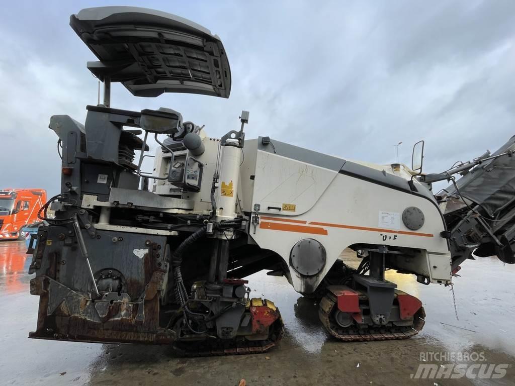 Wirtgen W 100 F アスファルトコールドミリングマシーン