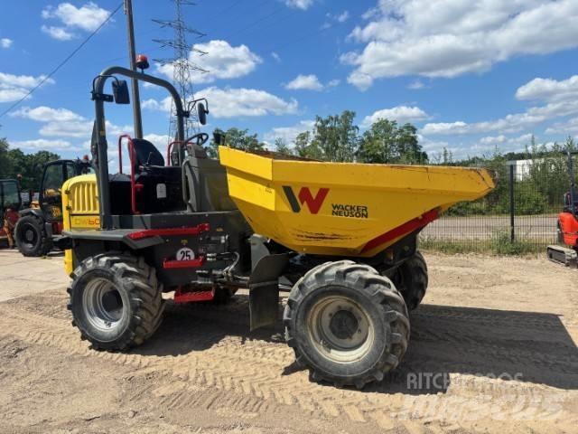 Wacker Neuson DW 60 サイト　ダンプ
