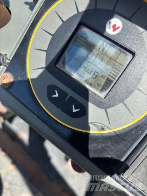 Wacker Neuson DW 60 サイト　ダンプ