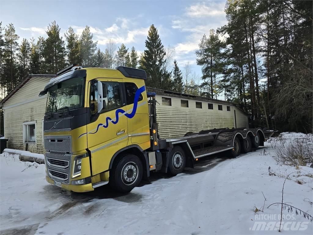Volvo FH 16 750 林業機械輸送トラック