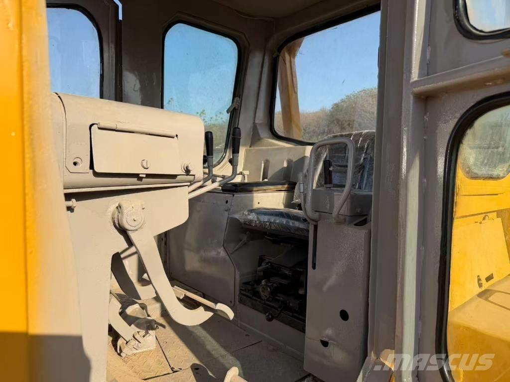 CAT D8K ブルドーザー