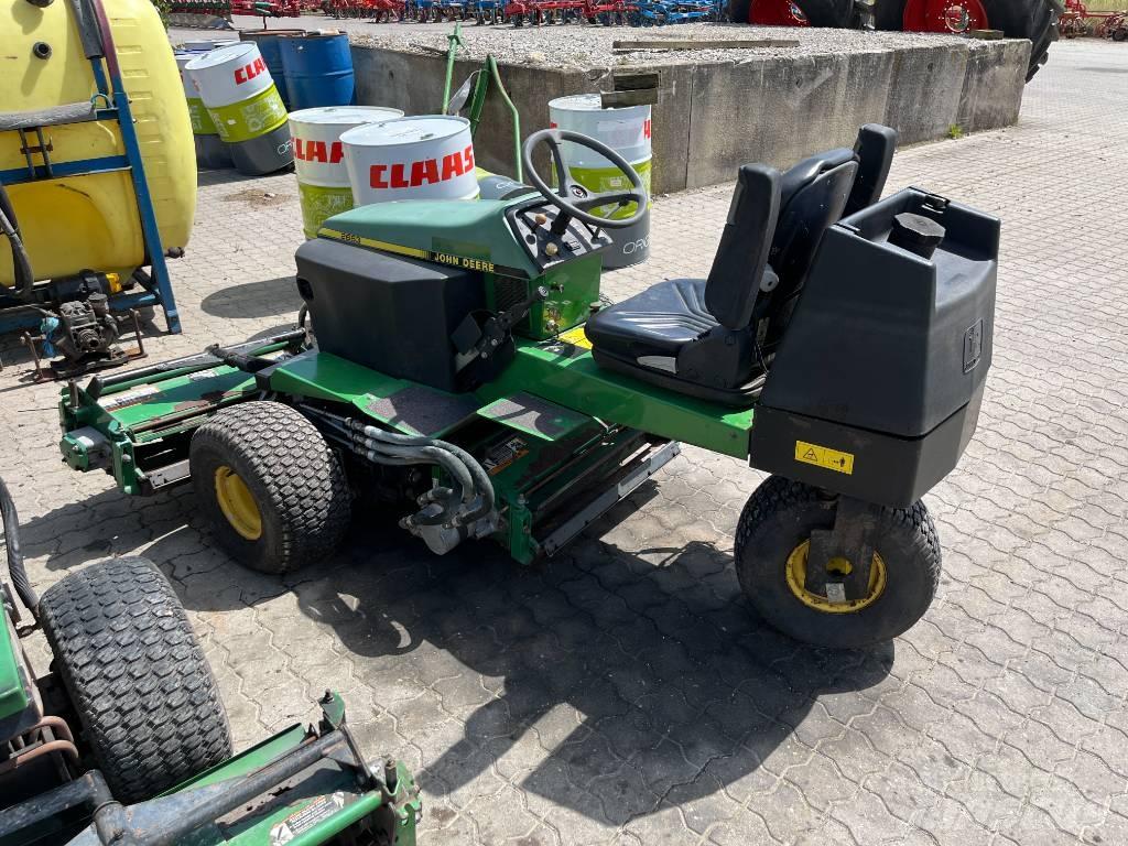 John Deere 2653 乗用・自走モア/芝刈り機