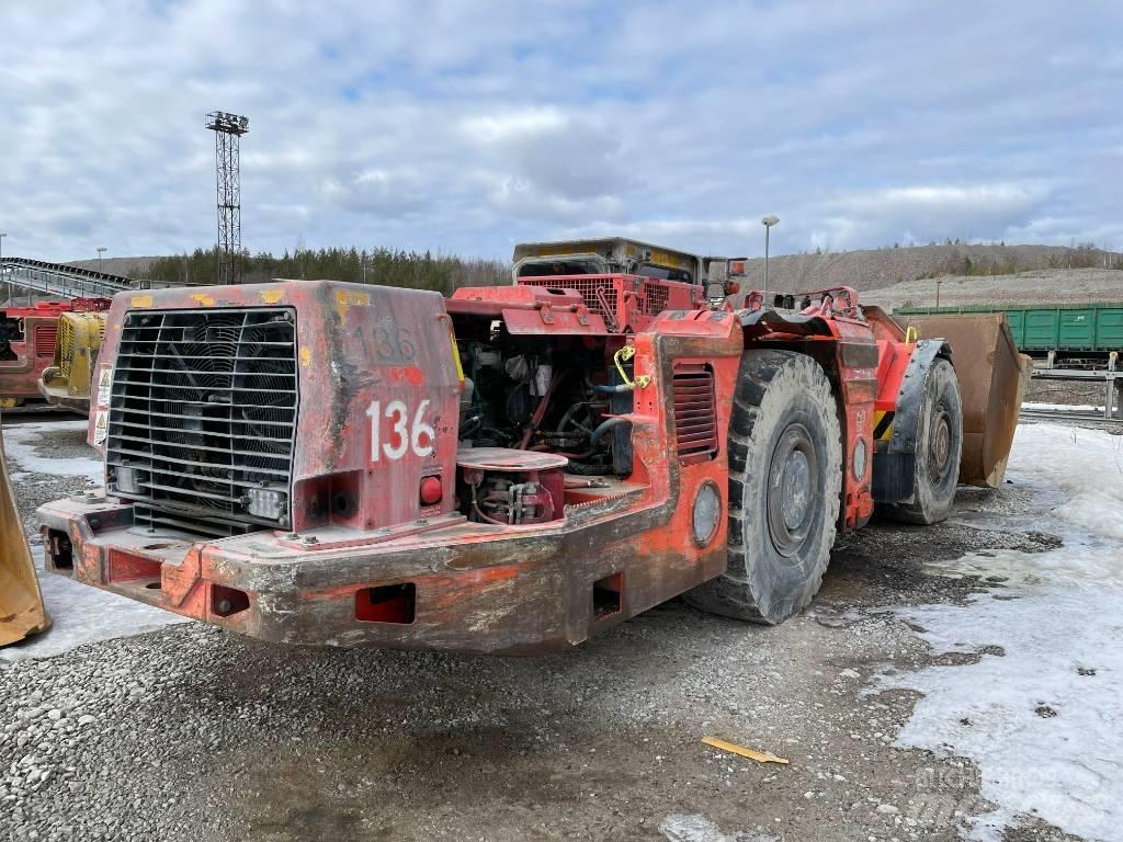Sandvik LH 410 地下ローダー