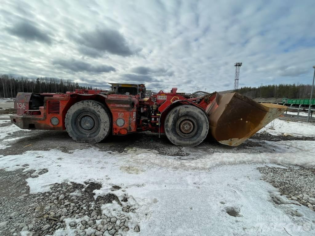 Sandvik LH 410 地下ローダー