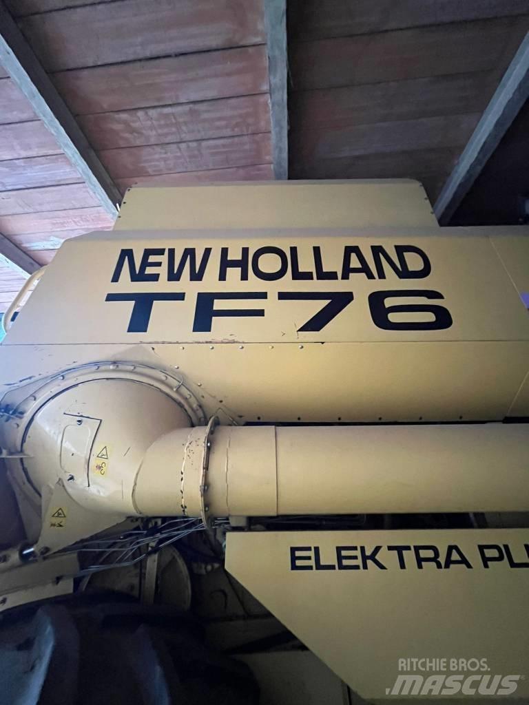 New Holland TF 76 コンバイン