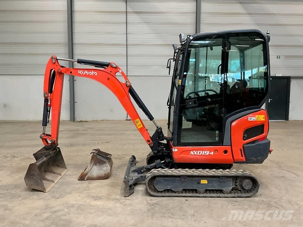 Kubota KX 019-4 ミニ油圧ショベル 7t以下（ミニユンボ・ミニディガー）