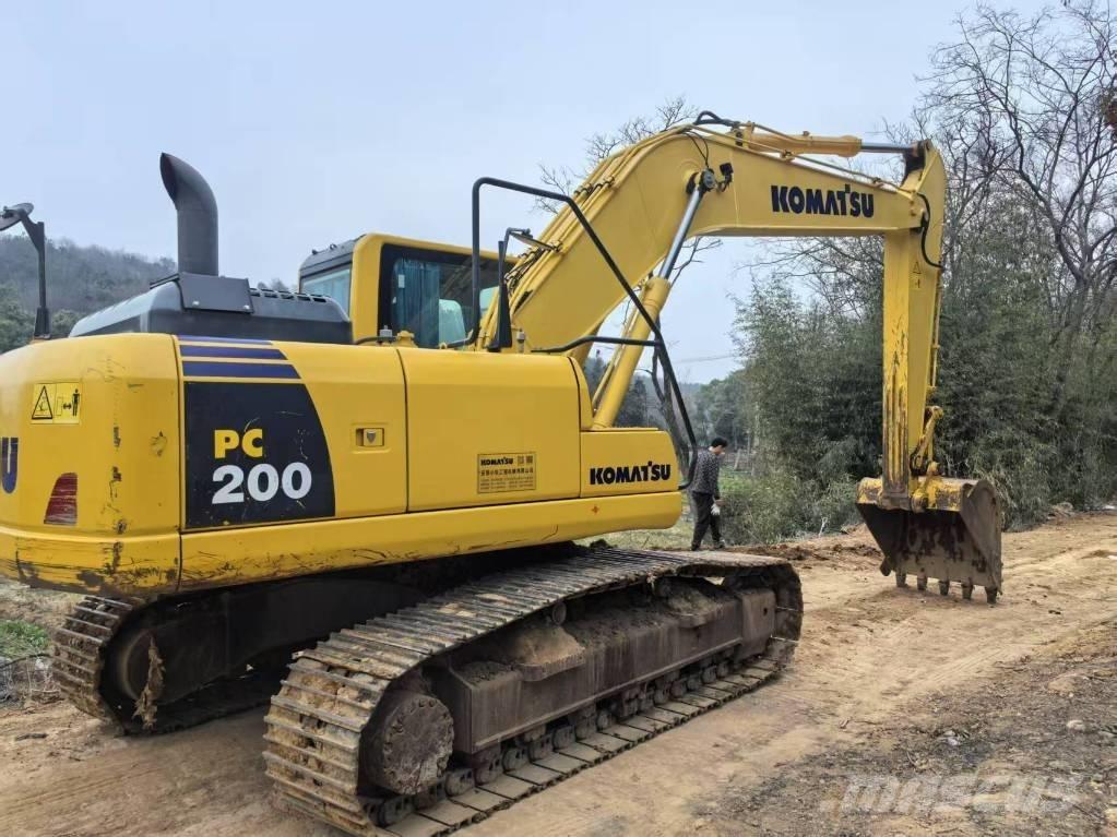 Komatsu PC 200-8 中型油圧ショベル 7ｔ-12ｔ（ユンボ・パワーショベル・バックホー）
