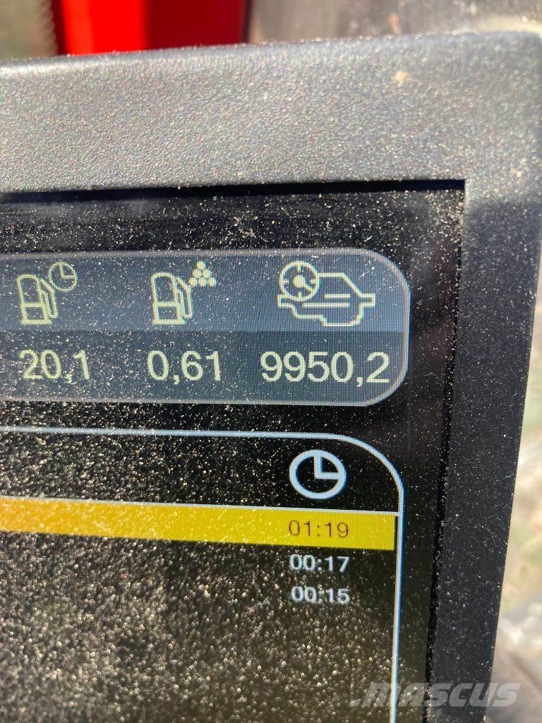 Komatsu 951 ハーベスター
