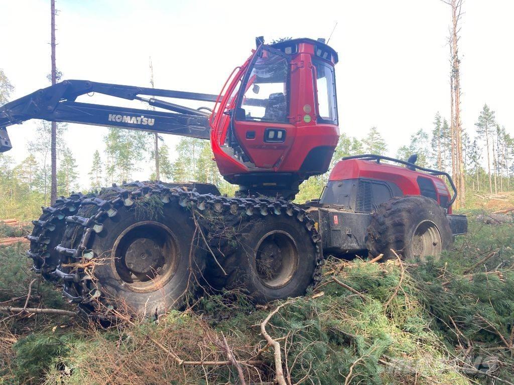 Komatsu 951 ハーベスター