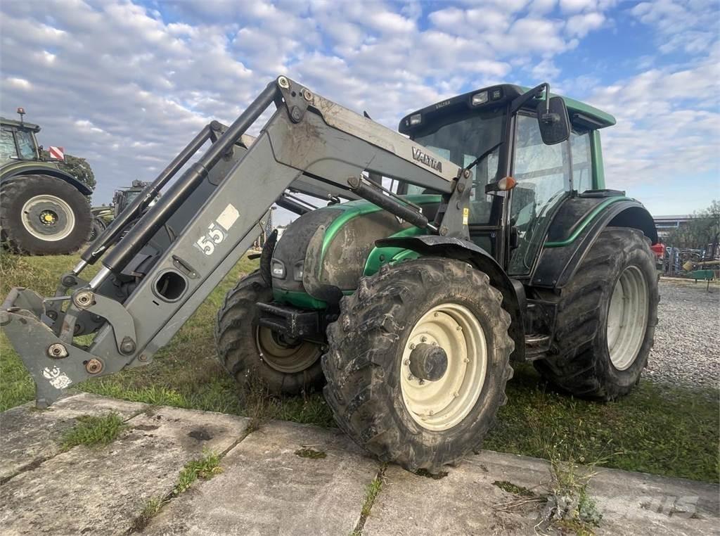 Valtra N 141 H トラクター