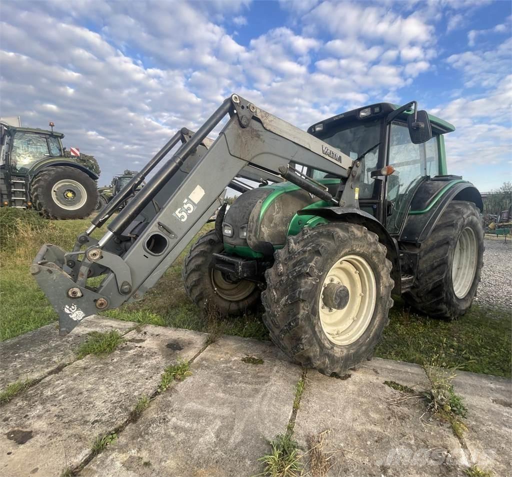 Valtra N 141 H トラクター