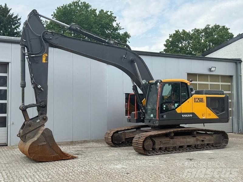 Volvo EC 250 EL 大型油圧ショベル12t以上（パワーショベル・ユンボ）