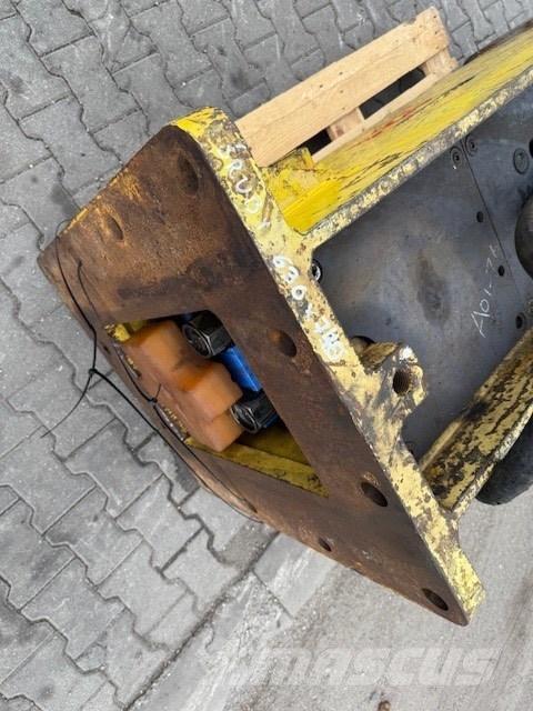 Soosan 121 Breaker ハンマー／ブレーカ