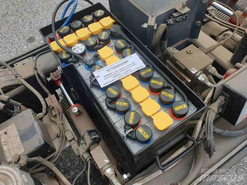 Bravisol Lui S.l. シザースリフト