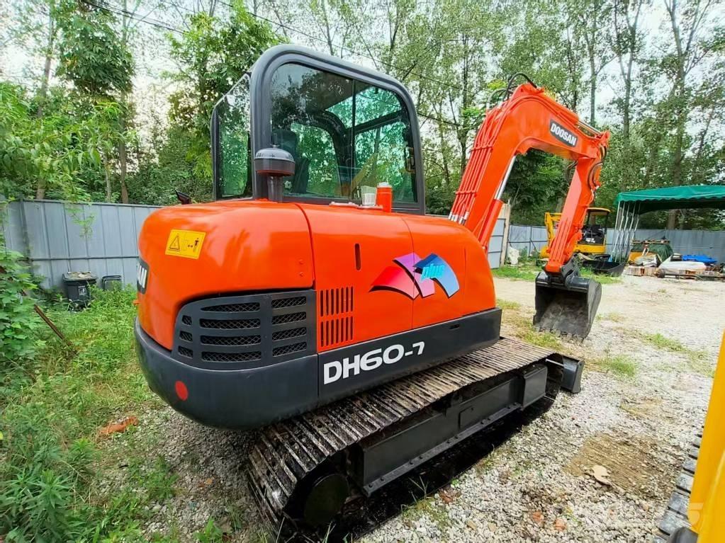 Doosan DH 60-7 ミニ油圧ショベル 7t以下（ミニユンボ・ミニディガー）