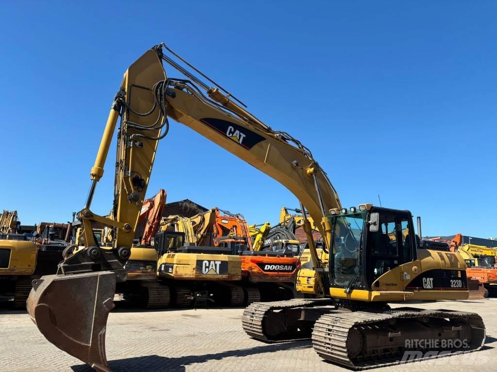 CAT 323 D L 大型油圧ショベル12t以上（パワーショベル・ユンボ）