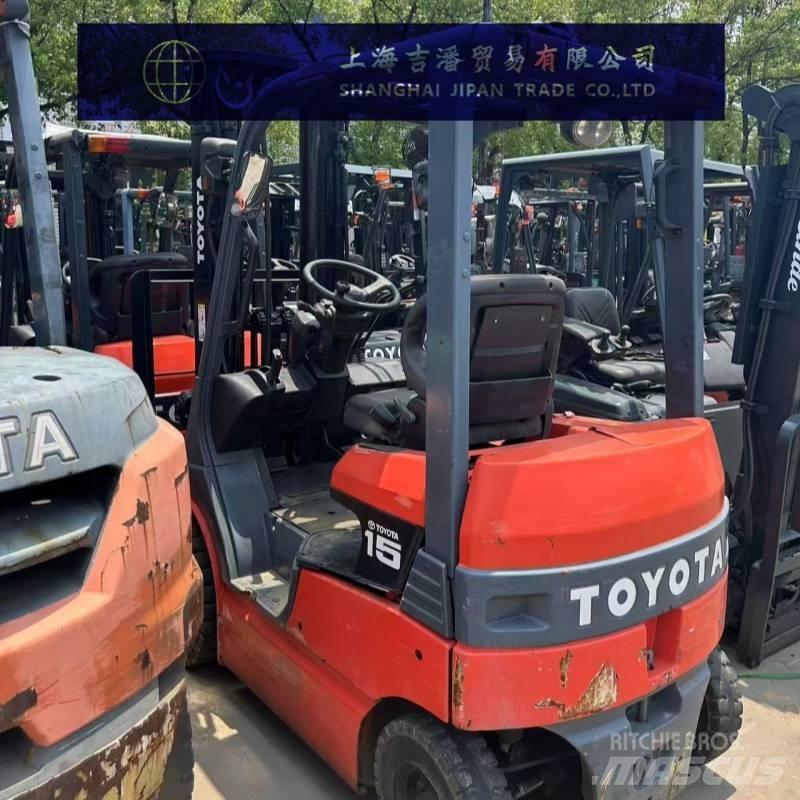 Toyota 7 FBL 15 バッテリーフォークリフト