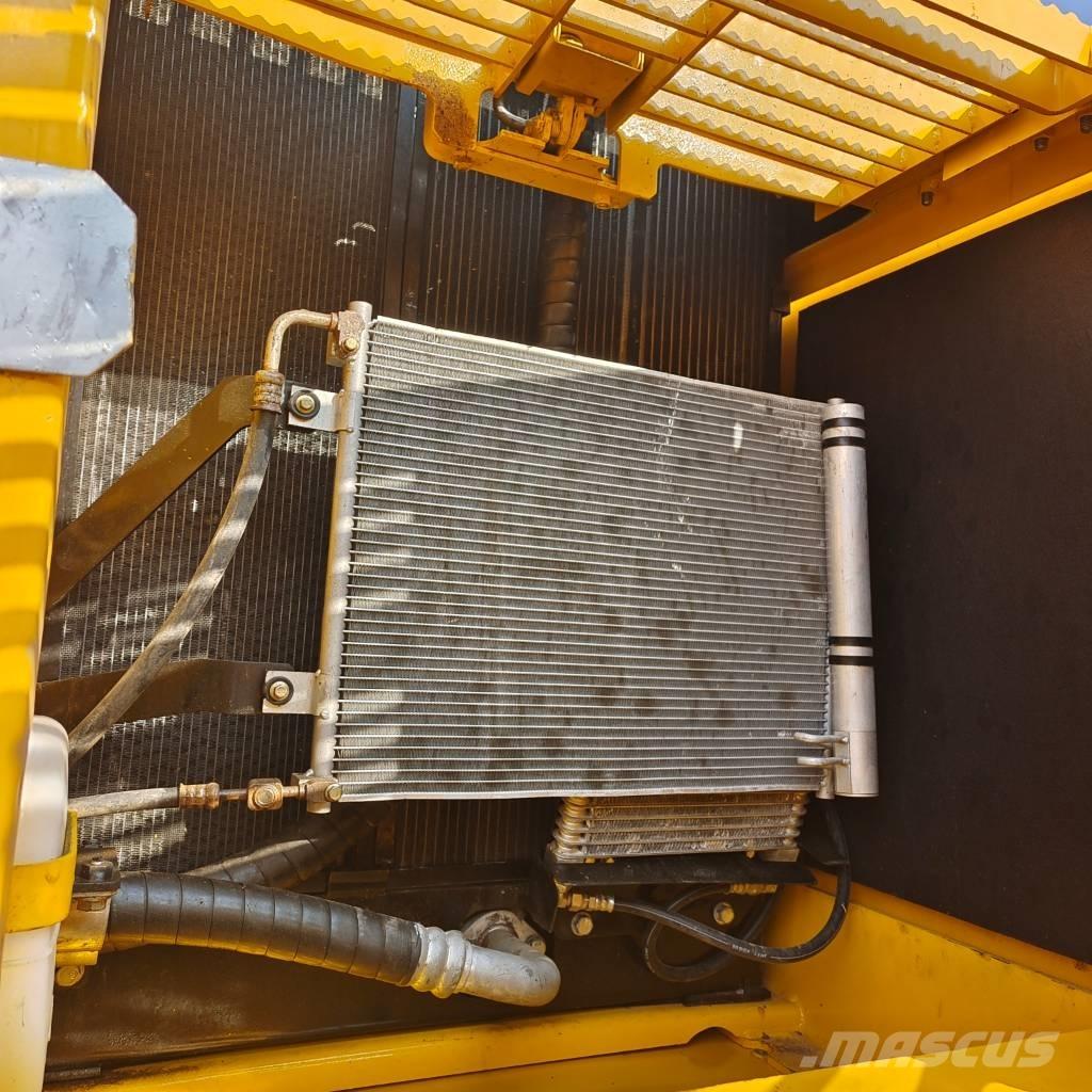 Komatsu PC 200 大型油圧ショベル12t以上（パワーショベル・ユンボ）