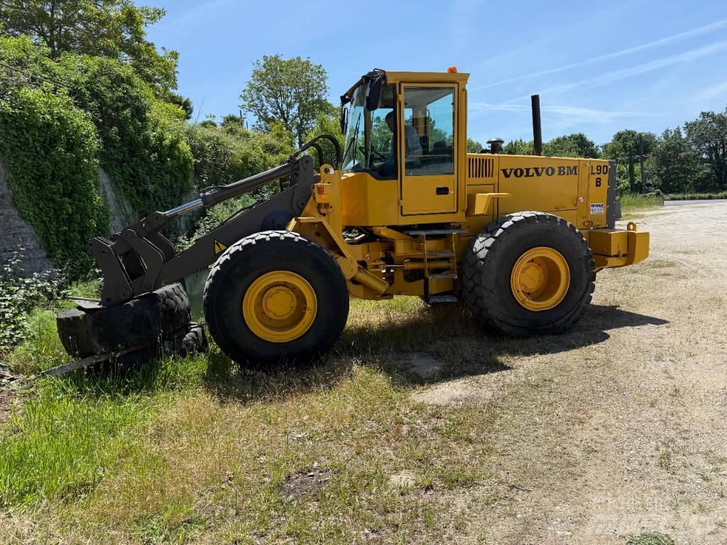 Volvo L90B ホイールローダー・タイヤショベル