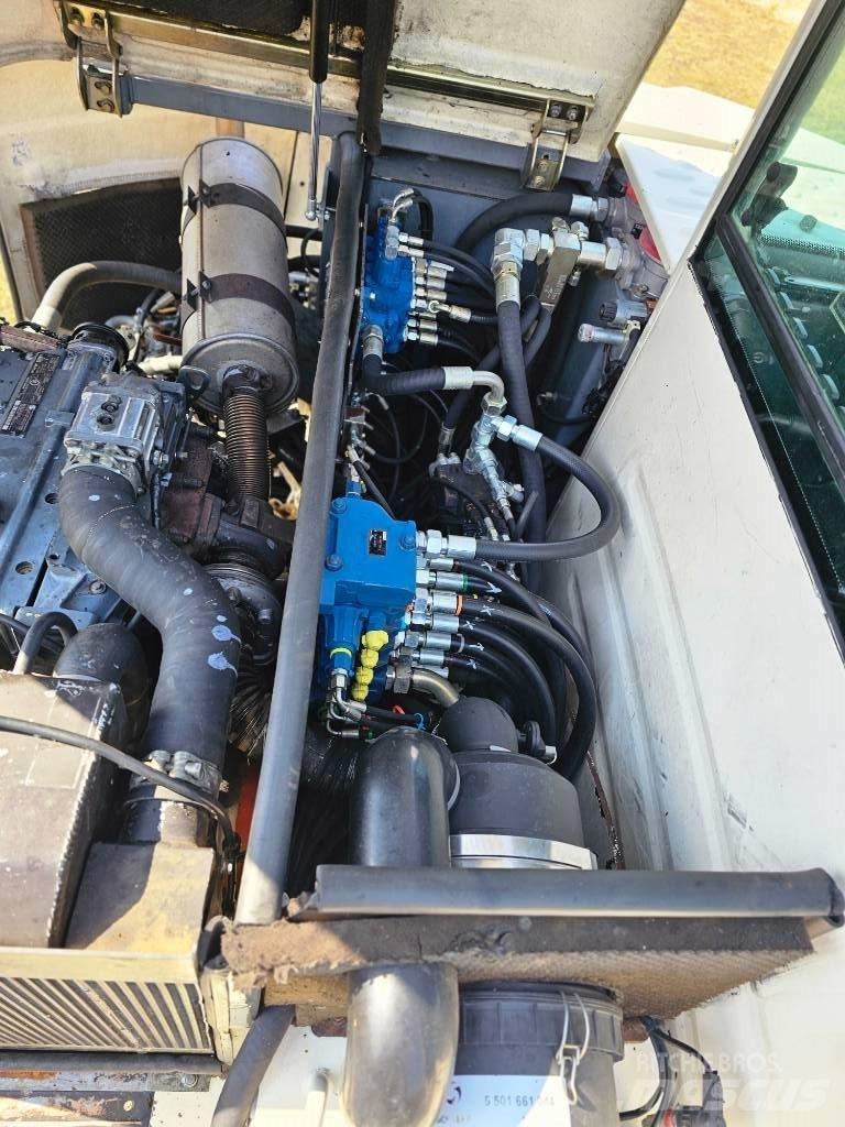 Terex TW 85 ホイール式油圧ショベル（パワーショベル・ユンボ・バックホー）