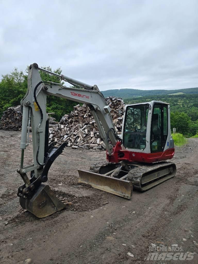 Takeuchi TB 250 ミニ油圧ショベル 7t以下（ミニユンボ・ミニディガー）