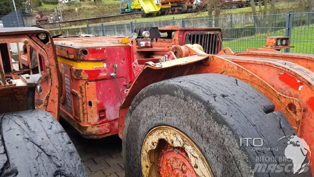 Sandvik LH 208 L 地下ローダー