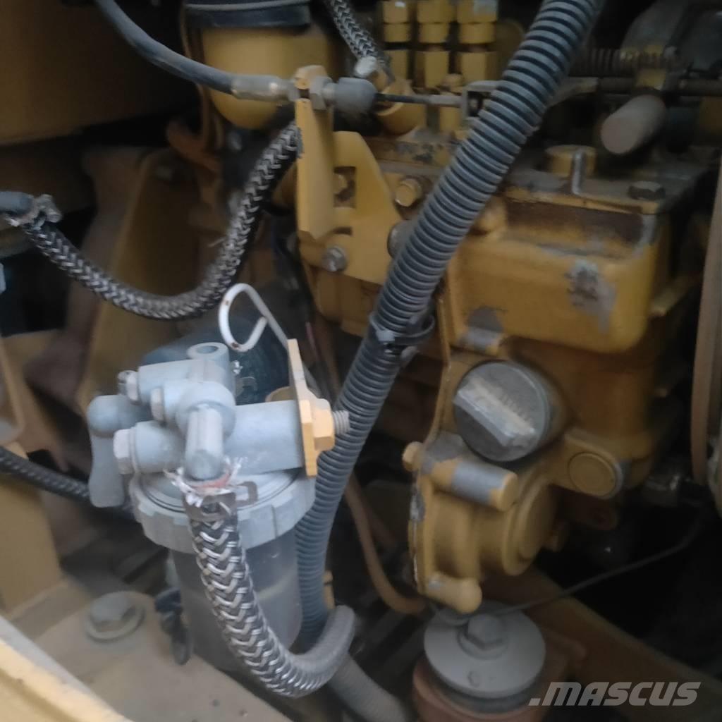 CAT 302CR ミニ油圧ショベル 7t以下（ミニユンボ・ミニディガー）