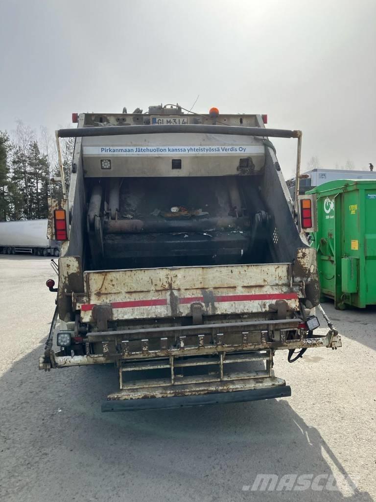 Volvo FM 330 塵芥車、パッカー車
