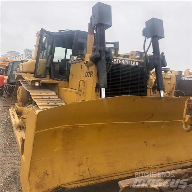 CAT D 7 R ブルドーザー