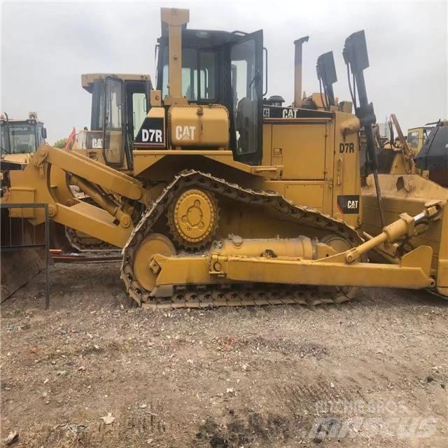 CAT D 7 R ブルドーザー