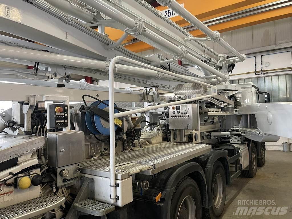 Liebherr THP 37 コンクリートポンプ車