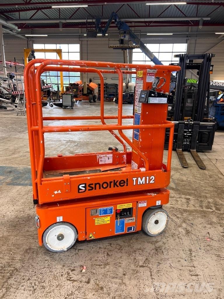 Snorkel TM 12 垂直昇降型リフト