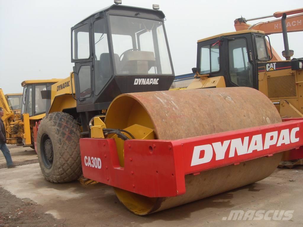 Dynapack CA 30 D 振動ローラ