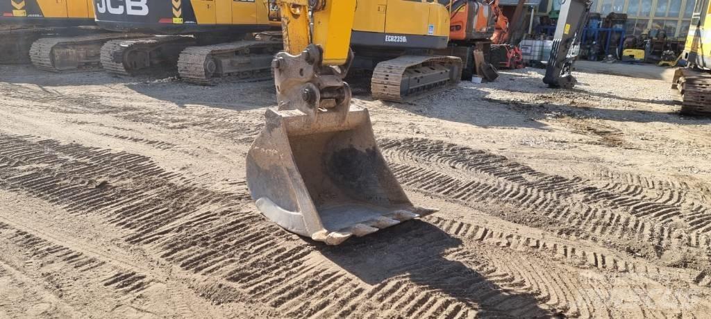 JCB JS 145 LC Plus 大型油圧ショベル12t以上（パワーショベル・ユンボ）