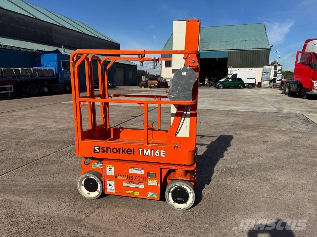 Snorkel TM 16E 垂直昇降型リフト