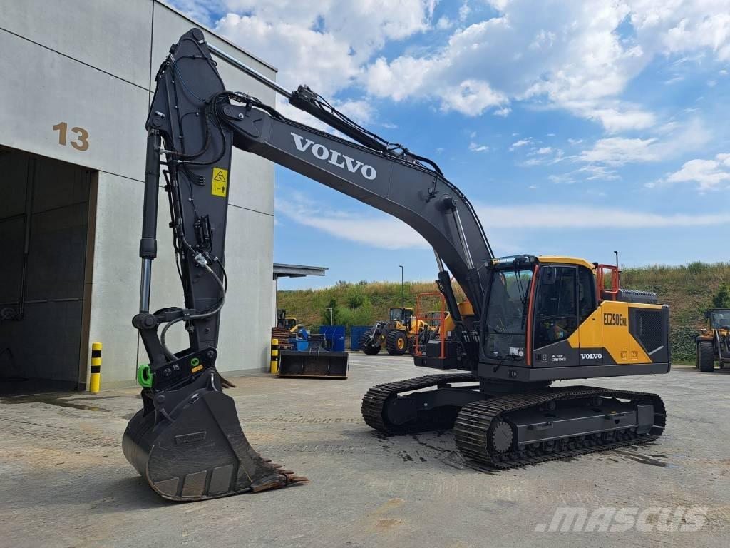 Volvo EC250ENL 大型油圧ショベル12t以上（パワーショベル・ユンボ）