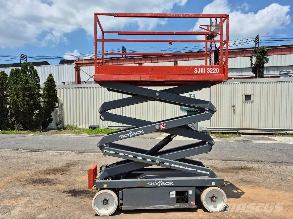 SkyJack SJ 3220 シザースリフト