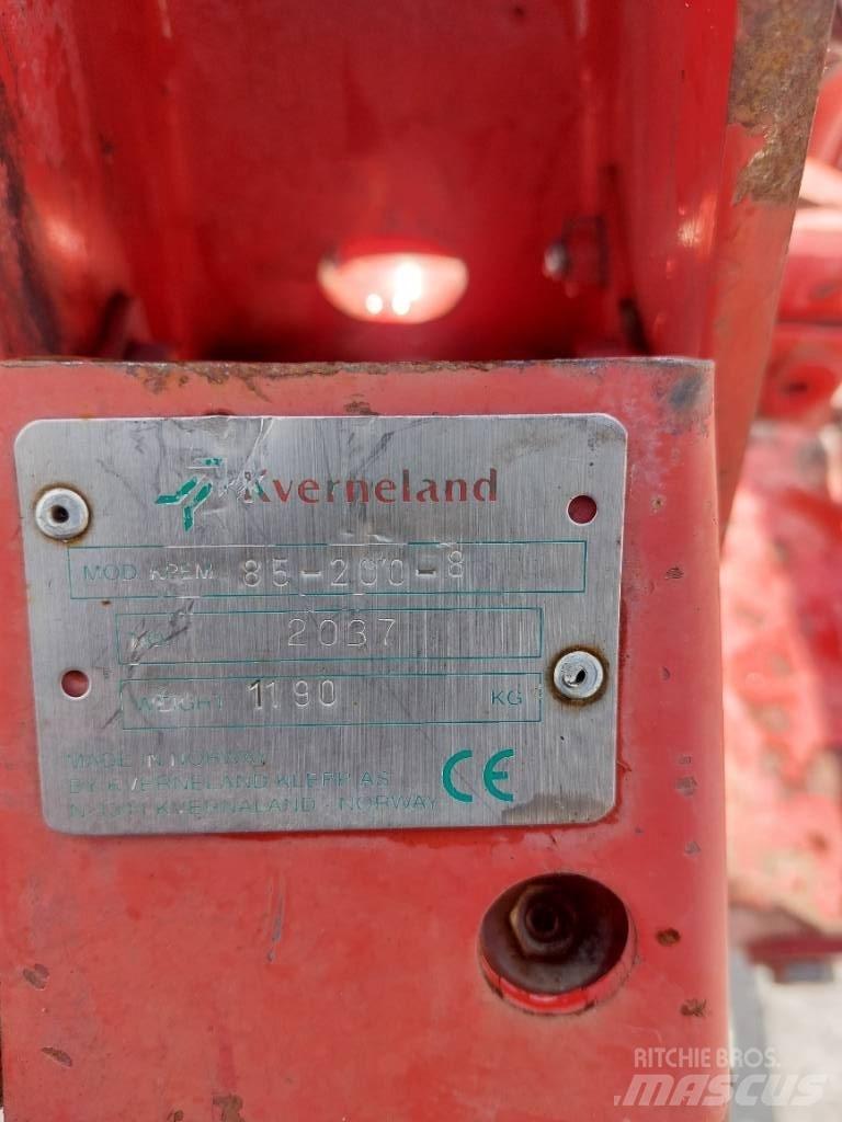 Kverneland EM 85 4 リバーシブルプラウ